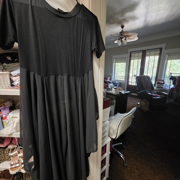 Black Asymmetrical Women's Top - Picture 3 of 4